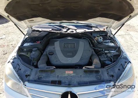 2008 Mercedes-Benz C 300 Luxury/Sport z USA, uszkodzony, nr VIN WDDGF54X38F195141